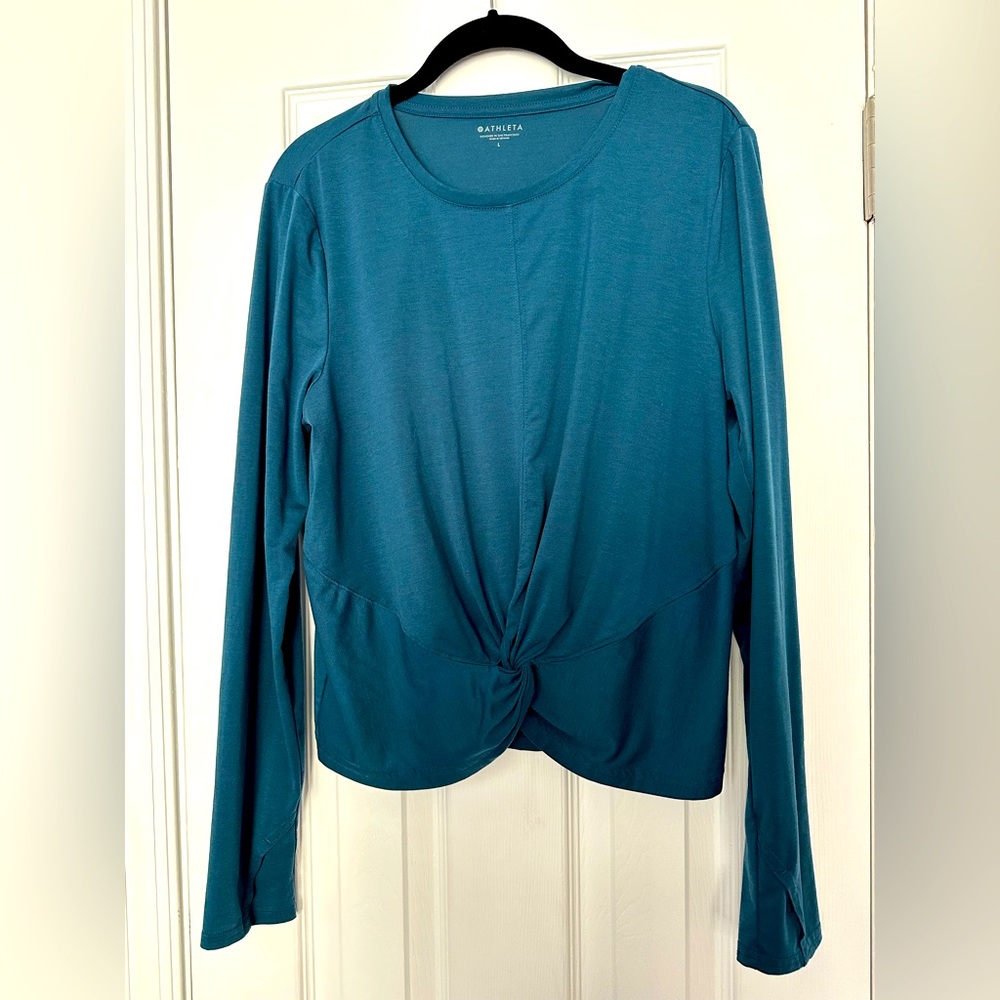 Athleta shirt size large cut small